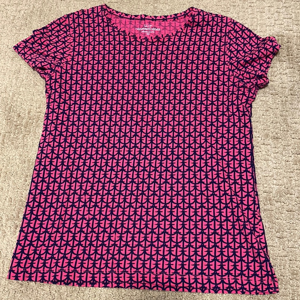 Like new vineyard vines t Shirt